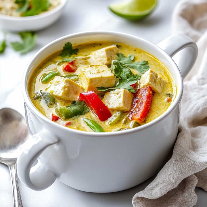 Thai green curry made in tofu in a mug.