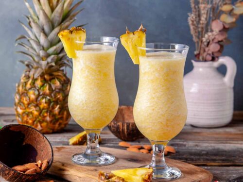 Frozen Piña Colada (Creamy, Tropical and Naturally Sweetened)